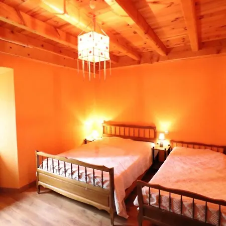 Maison De Caractere Renovee, 4 Ch, 9 Pers, Jardin, Cheminee, Animaux Acceptes, 15320 Val D'arcomie - Fr-1-742-363 * Arcomie