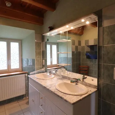 Holiday home Maison De Caractere Renovee, 4 Ch, 9 Pers, Jardin, Cheminee, Animaux Acceptes, 15320 Val D'arcomie - Fr-1-742-363 *