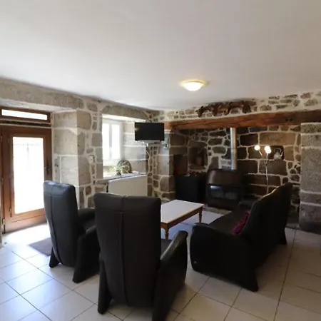 Maison De Caractere Renovee, 4 Ch, 9 Pers, Jardin, Cheminee, Animaux Acceptes, 15320 Val D'arcomie - Fr-1-742-363