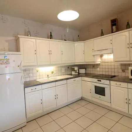 Maison De Caractere Renovee, 4 Ch, 9 Pers, Jardin, Cheminee, Animaux Acceptes, 15320 Val D'arcomie - Fr-1-742-363 Arcomie
