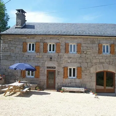 Maison De Caractere Renovee, 4 Ch, 9 Pers, Jardin, Cheminee, Animaux Acceptes, 15320 Val D'arcomie - Fr-1-742-363